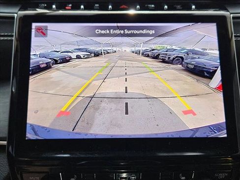 Used 2023 Jeep Grand Cherokee Limited RWD image 12