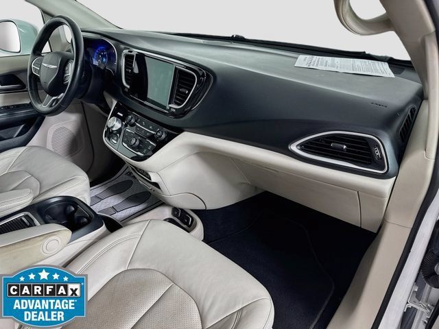 Used 2021 Chrysler Pacifica Touring-L FWD image 29
