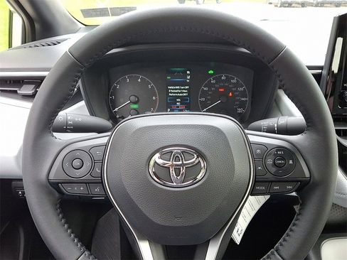 New 2025 Toyota Corolla SE image 12