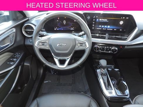 Used 2024 Chevrolet Trax ACTIV w/ Sunroof Package FWD image 17