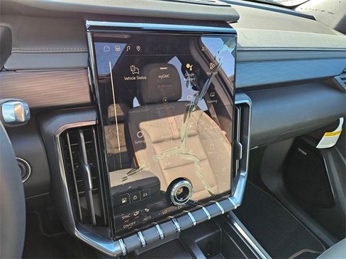 New 2026 GMC Acadia AT4 image 25