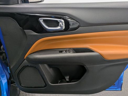 Used 2024 Jeep Compass Limited image 27