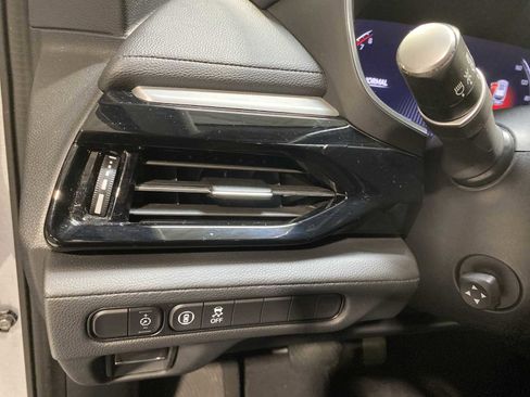 Used 2023 Acura MDX SH-AWD image 24