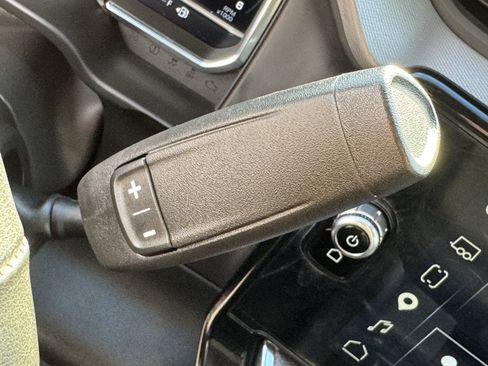 Used 2025 GMC Sierra 3500 Denali image 21