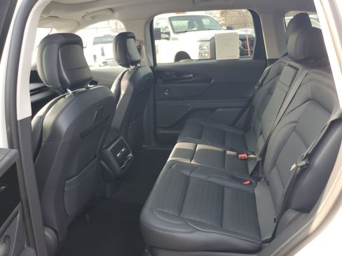 New 2026 Lincoln Nautilus Reserve image 28