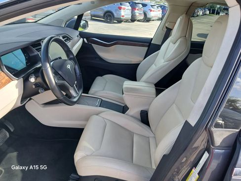 Used 2018 Tesla Model X 75D AWD/4WD image 9
