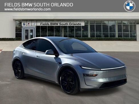 Used 2026 Tesla Model Y AWD image 1