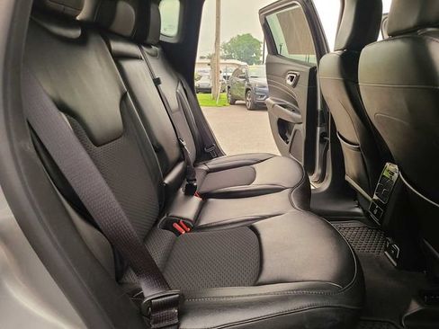Used 2022 Jeep Compass Latitude w/ Convenience Group AWD/4WD image 22