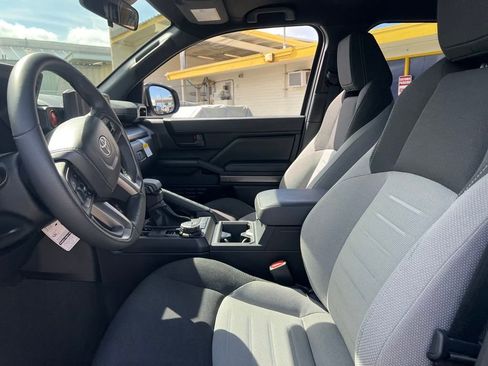 Used 2025 Toyota 4Runner TRD Off-Road image 12