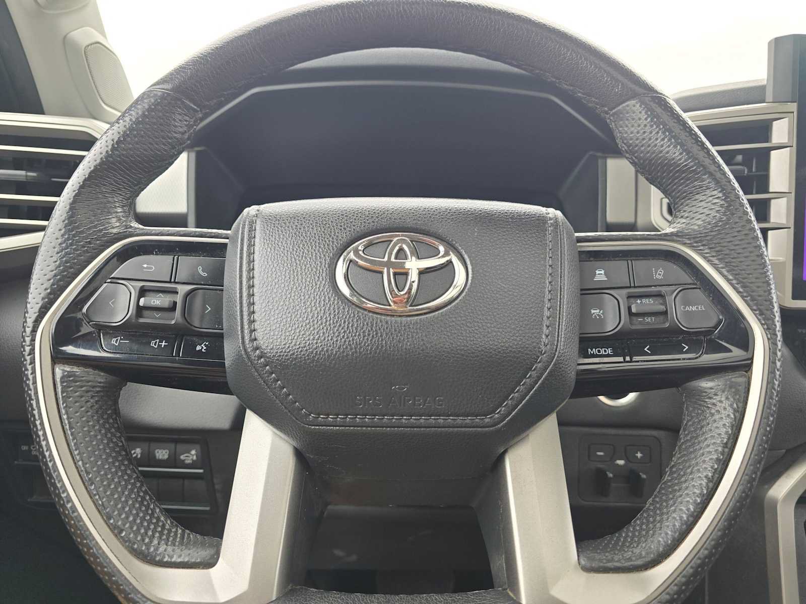 Used 2024 Toyota Tundra Limited AWD/4WD image 28