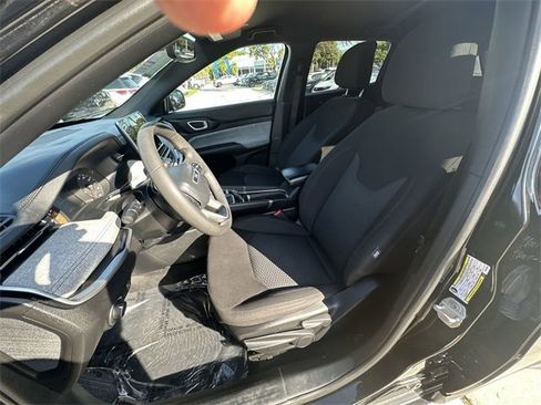 Used 2024 Jeep Compass Sport image 13