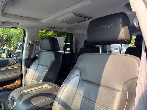 Used 2015 GMC Yukon Denali w/ Open Road Package AWD/4WD image 17