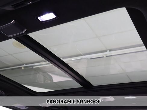 Used 2023 Cadillac Escalade ESV Sport Platinum w/ LPO, ONYX Package image 4