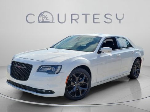 Used 2023 Chrysler 300 S RWD image 1