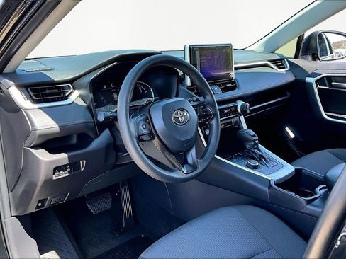 Used 2025 Toyota RAV4 XLE AWD/4WD image 14