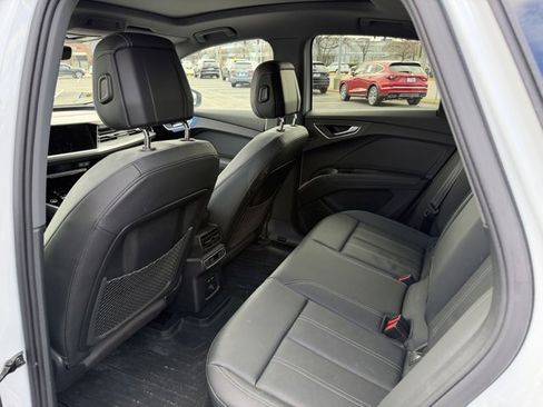 Used 2023 Audi Q4 e-tron Prestige image 6