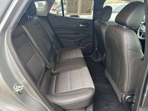 Used 2025 Chevrolet Trax LT image 23