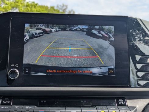 Used 2025 Toyota Camry LE FWD image 20