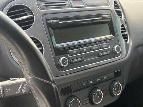Used 2014 Volkswagen Tiguan S FWD image 8