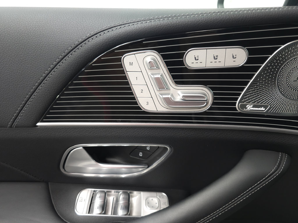 Certified 2025 Mercedes-Benz GLS 450 4MATIC image 6