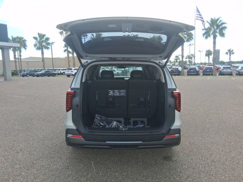 New 2026 Kia Carnival SX Prestige FWD image 6