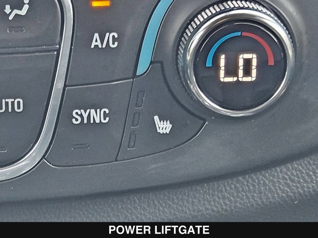 Used 2023 Chevrolet Traverse RS w/ LPO, Floor Liner Package FWD image 22