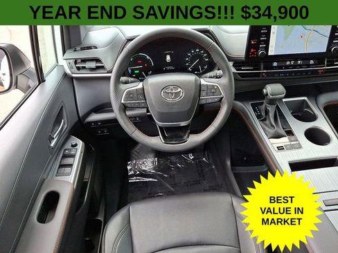 Used 2023 Toyota Sienna XSE image 14