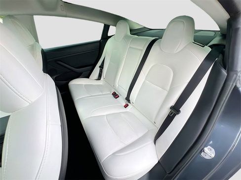 Used 2022 Tesla Model 3 Performance image 22