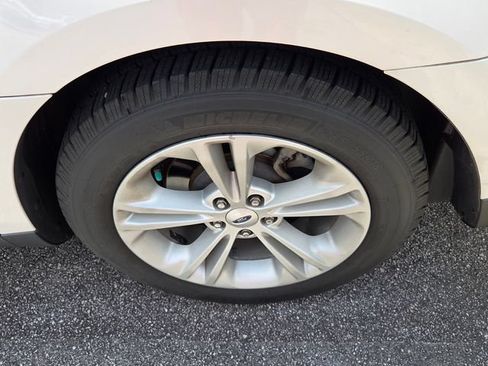Used 2016 Ford Taurus SEL w/ Equipment Group 201A FWD image 4