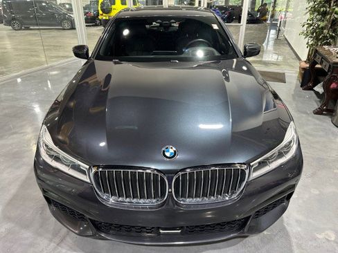 Used 2018 BMW 750i RWD image 13