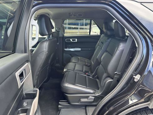 Certified 2023 Ford Explorer XLT w/ Equipment Group 202A AWD/4WD image 13