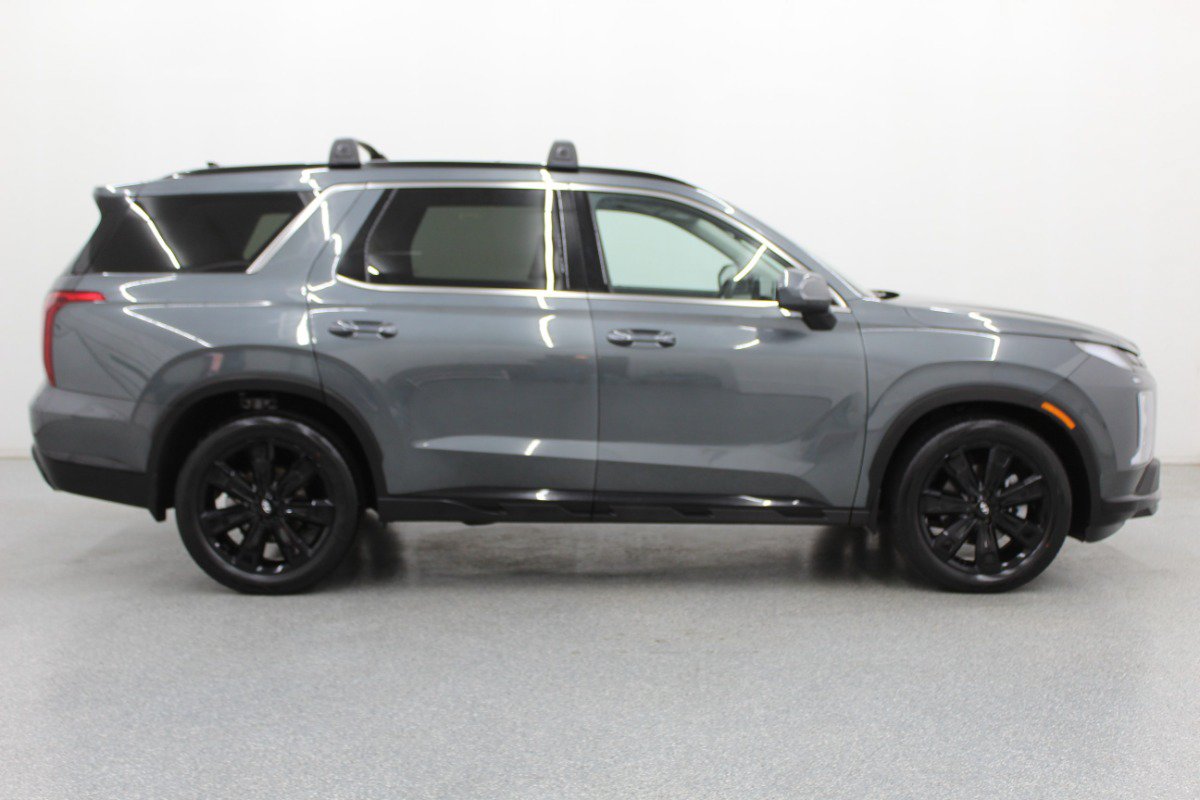Used 2023 Hyundai Palisade XRT FWD image 2