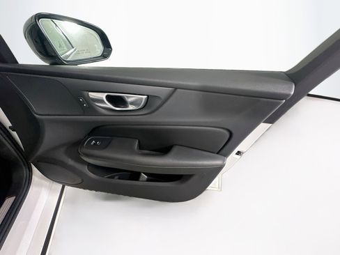 Used 2024 Volvo S60 B5 Plus FWD image 32