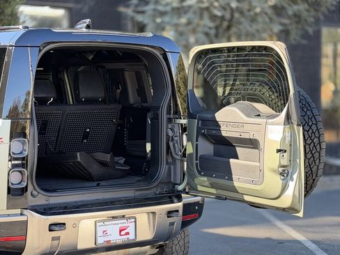 Used 2020 Land Rover Defender 110 X image 17