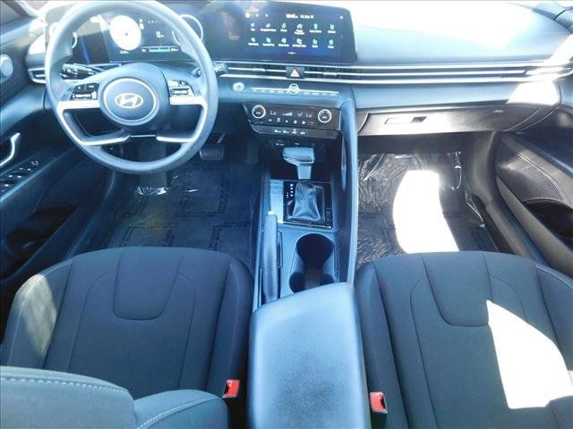 Used 2024 Hyundai Elantra SEL FWD image 24