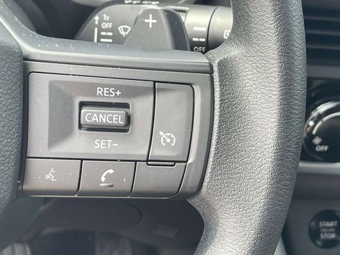 Used 2025 Nissan Rogue S image 19