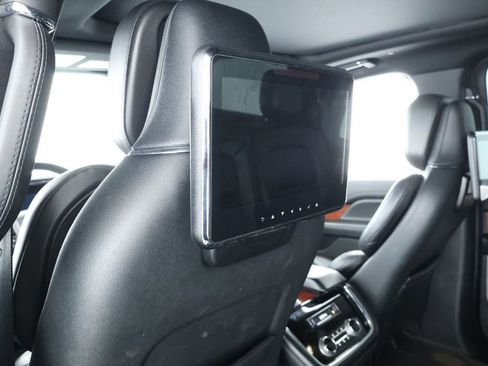 Used 2021 Lincoln Navigator Reserve w/ Luxury Package image 21