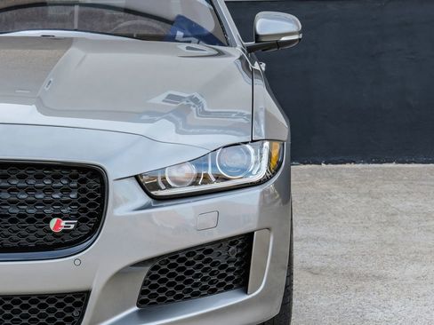 Used 2019 Jaguar XE S RWD image 60