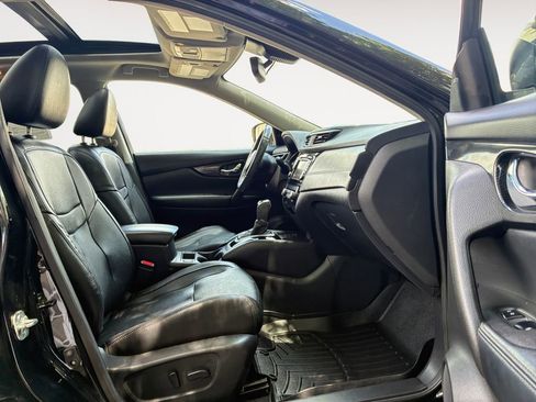 Used 2019 Nissan Rogue SL w/ Premium Package FWD image 15