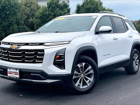Used 2025 Chevrolet Equinox LT w/ Convenience Package II AWD/4WD image 1