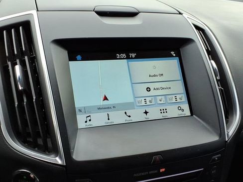 Used 2017 Ford Edge Titanium w/ Equipment Group 301A AWD/4WD image 16
