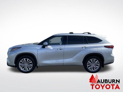 Used 2022 Toyota Highlander Platinum AWD/4WD image 4