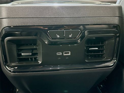 Used 2024 GMC Sierra 1500 AT4 w/ Technology Package image 27