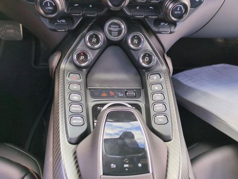 Used 2023 Aston Martin V8 Vantage Roadster image 18