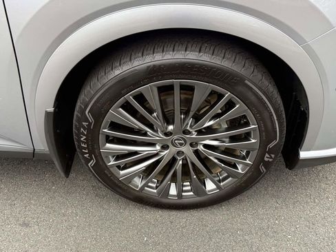 Used 2025 Lexus RX 450h AWD w/ Luxury Package image 7