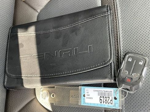 Certified 2020 GMC Sierra 1500 Denali w/ Denali Ultimate Package image 47