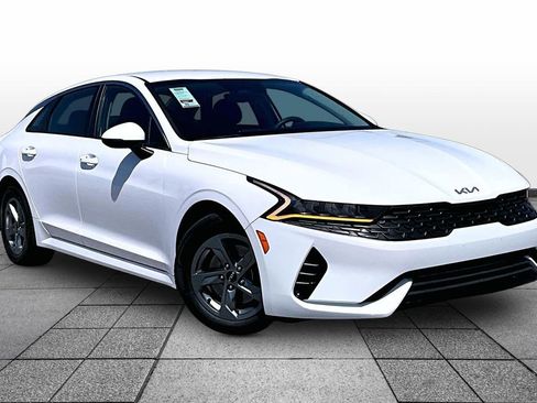 Used 2022 Kia K5 LXS FWD image 2