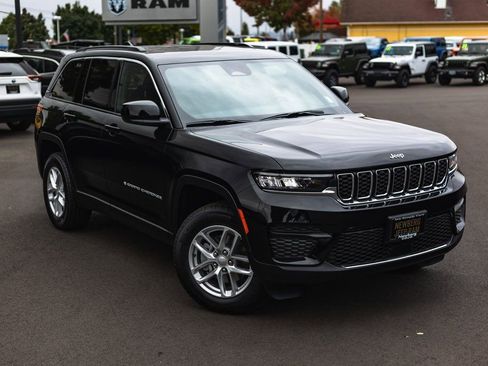 New 2025 Jeep Grand Cherokee Laredo X w/ Luxury Tech Group I AWD/4WD image 2