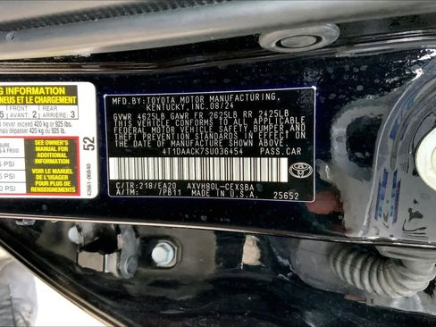 Used 2025 Toyota Camry SE image 34