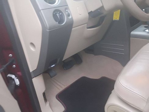 Used 2005 Ford F150 Lariat AWD/4WD image 12